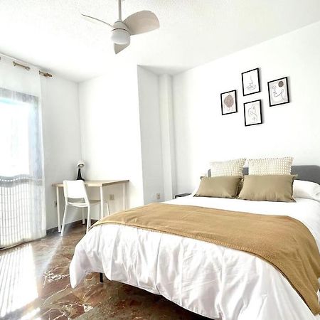 Beautiful & Sunny Apartment Málaga Extérieur photo