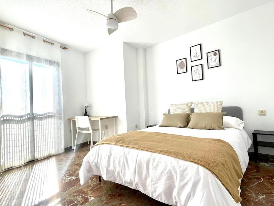Beautiful & Sunny Apartment Málaga Extérieur photo