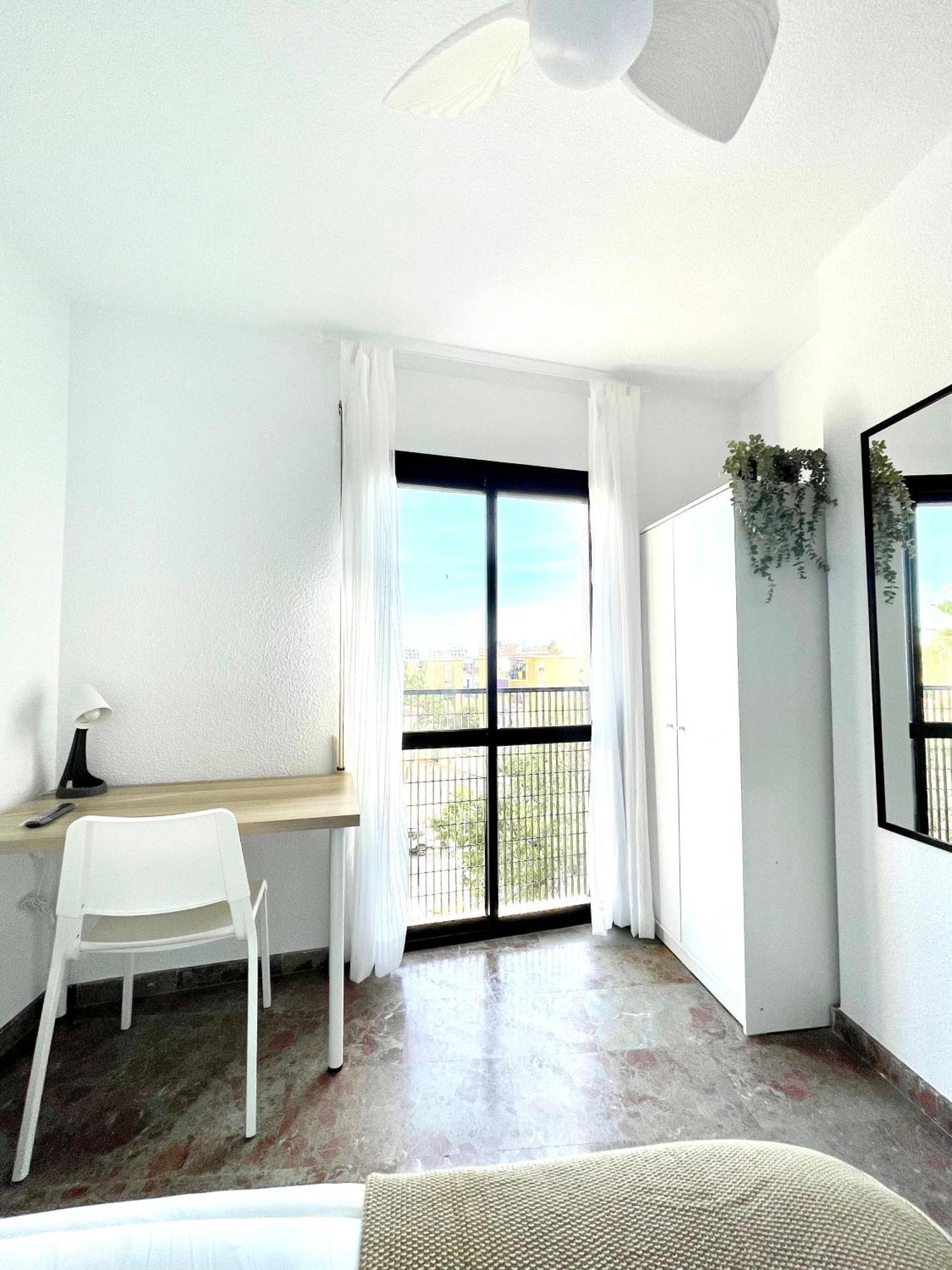 Beautiful & Sunny Apartment Málaga Extérieur photo